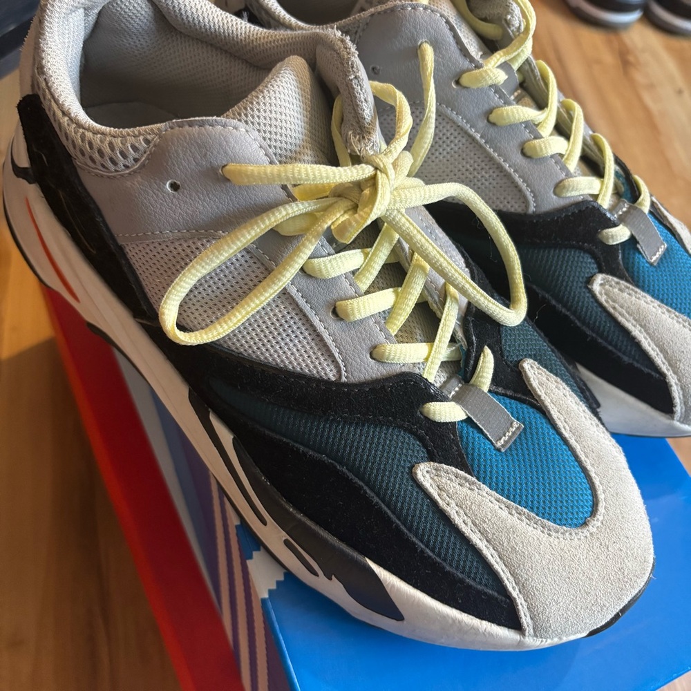 Yeezy wave Runnnner